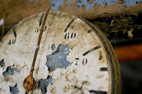 ¿Cuánto tiempo se tarda para montar la primera versión de un proyecto web con redes sociales?